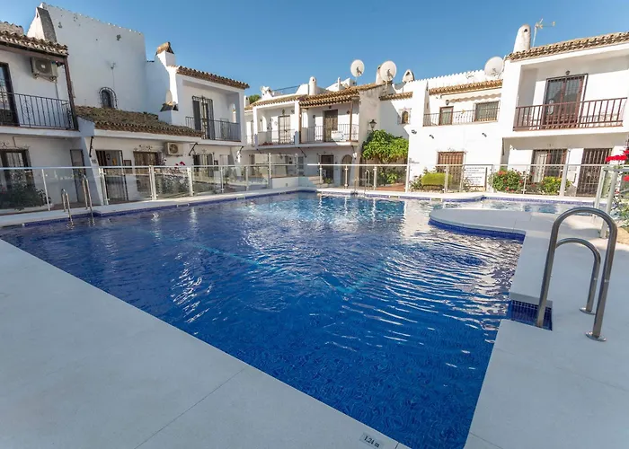 Vakantiehuis Canovas - Nueva - Pueblo Andaluz 95 *